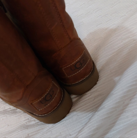 Brown Shearling-Lined Boots - Picture 10 of 13